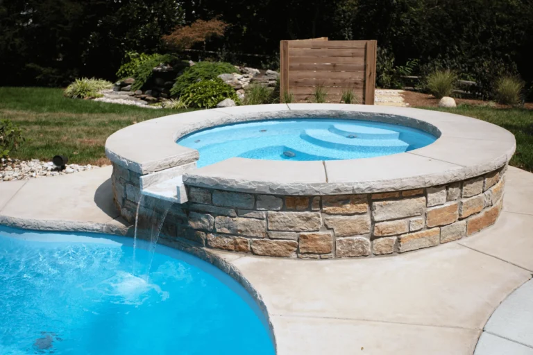 Round Spa with Spillover